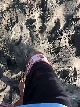 Snapshot of kvr27 chatting on February 23, 1:19 pm kvr27 online show from February 23, 1:19 pm