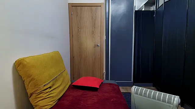 Snapshot of Lustylia chatting on December 4, 5:55 pm Lustylia online show from December 4, 5:55 pm