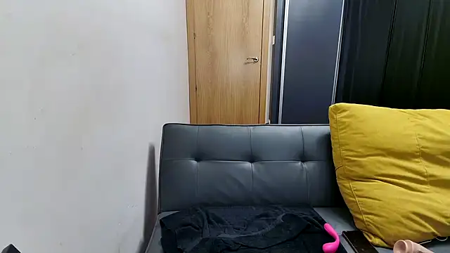 Snapshot of Lustylia chatting on February 11, 4:13 pm Lustylia online show from February 11, 4:13 pm