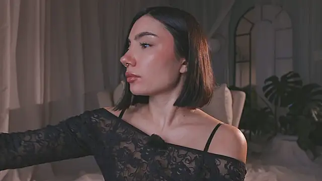 AmyArmstrong online show from April 14, 11:55 pm