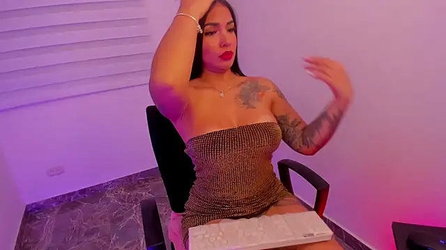 Snapshot of Gypsie_velvet1 chatting on November 18, 9:08 pm Gypsie velvet1 online show from November 18, 9:08 pm