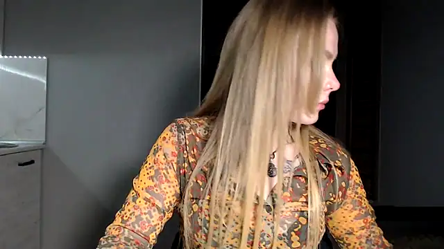 Snapshot of Sunbeam_ chatting on April 25, 9:23 pm Sunbeam online show from April 25, 9:23 pm