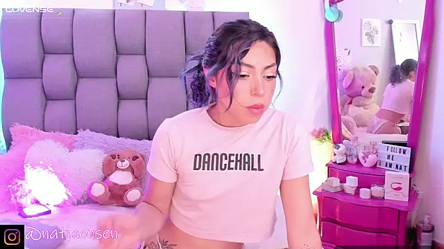 natalie jaensen online show from December 7, 8:27 pm