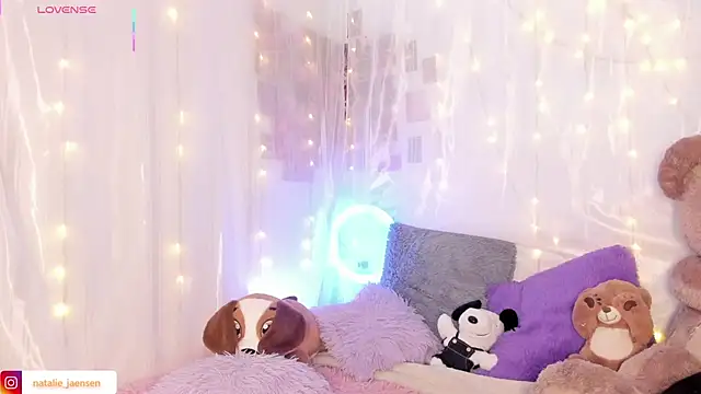 natalie jaensen online show from February 2, 9:02 pm