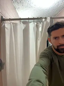 Snapshot of speedyg16 chatting on December 14, 8:23 am speedyg16 online show from December 14, 8:23 am