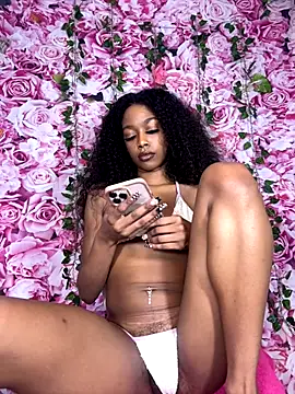 mismialove online show from October 4, 8:01 am