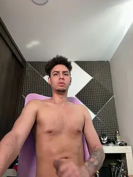 bigryann23 online show from March 15, 3:29 pm