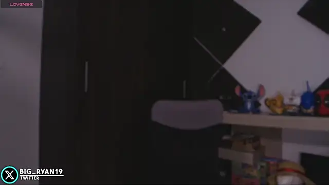 bigryann23 online show from April 4, 6:05 pm