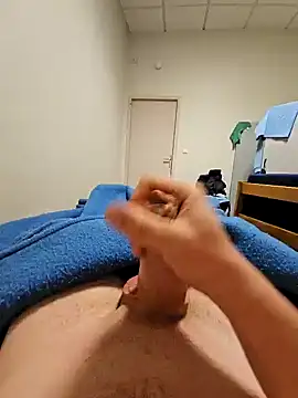 Snapshot of chococr2 chatting on November 26, 11:17 pm chococr2 online show from November 26, 11:17 pm