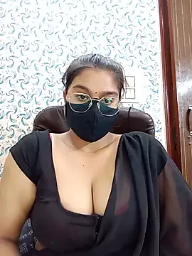 Snapshot of Jasmine_jaaan chatting on June 18, 4:35 am Jasmine jaaan online show from June 18, 4:35 am